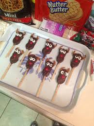 Chocolate nutter butter reindeer these are chocolate covered nutter butter cookies i turned into reindeer for friends for christmas. Easy Holiday Treat Recipe Nutter Butter Reindeer Cookies Jennysue Makeup