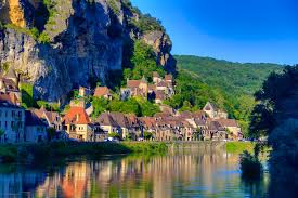 I'd like to show you the top. Discover Castles Stunning Walks And Go Canoeing In Dordogne Valley In France