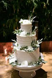 Rustic White Wedding Cake With Olive Leaves Countryweddingdresses Wedding Cake Toppers Olive Wedding Wedding