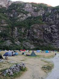 Etter å ha gått alle trappetrinnene i fjellsiden og andre fotturer i området føles det godt å bli tatt ordentlig vare på når dagen er slutt. Foto Galerie Kjerag Lysebotn Camping Resort Norwegen