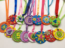 Por primera vez conquistó la medalla de oro y lo consiguió de la mano de flora duffy. Medallas Cumples Medallas Para Ninos Manualidades Infantiles Manualidades