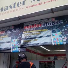 Seorang saksi memberitahu mahkamah majistret di sini hari ini bahawa tertuduh kes curi telefon bimbit di plaza low yat pada julai lalu, telah mengambil telefon bimbit itu dan terus meninggalkan kedai telefon tersebut. Master Mobile Enterprise Electronics Store