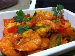Gaulkan bersama garam dan kunyit, perap dan ketepikan sebentar. Resepi Udang Goreng Kunyit Mabelesss Asap Dapur
