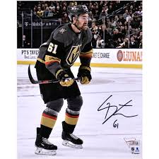 Mai 1992 in winnipeg, manitoba) ist ein kanadischer eishockeyspieler, der seit februar 2019 bei den vegas golden knights aus der national hockey league unter vertrag steht. Mark Stone Vegas Golden Knights Autographed 8 X 10 Black Jersey Skating Photograph