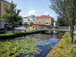 Varmt välkommen till redcarpet fastighetsförmedling, den nya tidens mäklarbyrå där du som säljare. Guided Fika Tours In The Cafe Town Alingsas Near Gothenburg