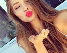 Jillian Rees's Instagram, Twitter & Facebook