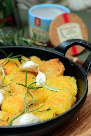 Pommes De Terre Roties Parfaites De Jamie Oliver Perfect Roasted Potatoes Happy Papilles Recette Pommes De Terre Roties Recette Pomme Pomme De Terre