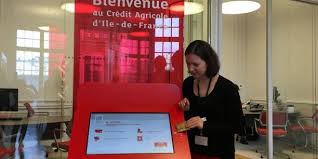 La banque développe une nouvelle plateforme transactionnelle en déploiement graduel en 2018. Dans La Banque La Crainte Pour Son Emploi Explose Avec Le Digital