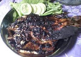 Ikan bakar adalah hidangan ikan yang dibakar atau dipanggang di atas api atau bara api. Resep Gurame Kobong Bakar Arang Oleh Lophelyna Naiiyyaa Cookpad