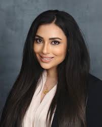 Next up, we'd like to introduce one of our new PGY-1's Dr Anisha Dave!  Place of Birth: Austell, Georgia Hometown: Detroit, Michigan Undergrad &  Med School: University of California Davis and St