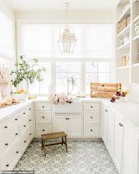 The corner room with two walls of rachel installed two washing machines and two dryers to use. Blogger Rachel Parcell Wows Instagram With Her Lavish Laundry Room Daily Mail Online