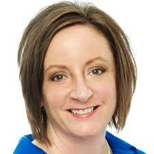 Sarah Walz's Instagram, Twitter & Facebook