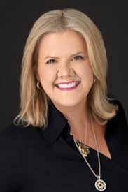 Victoria Lear's Instagram, Twitter & Facebook