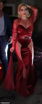 ولكن اليوم بعد أن شاهدت هذه الصورة انصعقت اننا نتشابه. Ø¨Ø§Ù„ØµÙˆØ± Ù„ÙŠØ¯ÙŠ Ø¬Ø§Ø¬Ø§ Ø¨Ø¥Ø·Ù„Ø§Ù„Ø© Ù…Ø«ÙŠØ±Ø© ÙÙŠ Ù…ÙŠÙ„Ø§Ù†Ùˆ Ø±ÙˆØªØ§