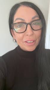 Sarah Pacey's Instagram, Twitter & Facebook