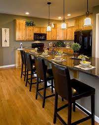 Another thing that is often included in the pairing between kitchen wall paint and oak kitchen cabinets is the appliances type. 25 Beautiful Kitchen Color Ideas That Will Refresh Your Eyes Kitchen Wall Colors Oak Kitchen Cabinets Wall Color Kitchen Paint