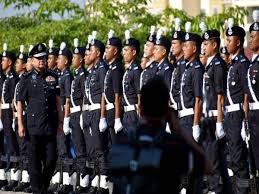 Bernama ketua polis n sembilan patah bahu kiri terlibat kemalangan motosikal berkuasa tinggi. Pemeriksaan Barisan Oleh Timbalan Ketua Polis Negara