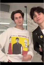 nessa, charli, mads, avani? #landonbarker #chasehudson #swayboys  #joshrichards #jadenhossler #dixiedamelio #griffinjohnson #2020 #nostalgia  #paytonmoormeier #anthonyreeves