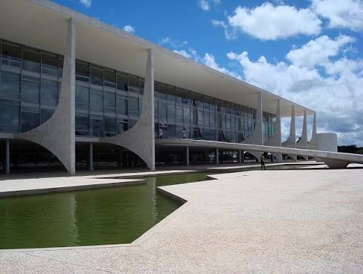 Cúpula do Planalto reuniu-se de manhã cedo para discutir a crise