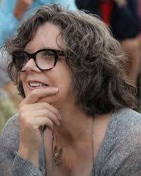 Janet Bell's Instagram, Twitter & Facebook