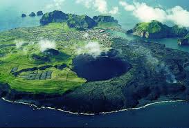 The elephant rock can be visited by those who rent a car or take a westman islands tour, then take a ferry from landeyjahöfn or. Elephant Rock Iceland Westman Islands Iceland Travel