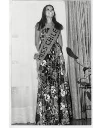 No muchos saben que kel y hernán tienen una hermana mayor. Chile Del Ayer Raquel Argandona Miss Chile 1975 ÙÙŠØ³Ø¨ÙˆÙƒ