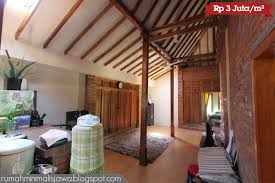 Selain atap, bagian lain dari rumah minimalis yang juga bisa mengadopsi gaya desain joglo ialah struktur tiang untuk teras dengan dominasi kayu. Interior Rumah Limasan