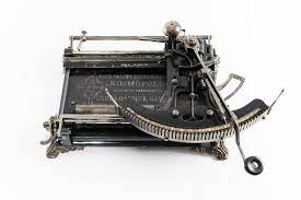 Schreibmaschine "Kosmopolit" :: Heinz Nixdorf Museumsforum ::  Museum-Digital:deutschland