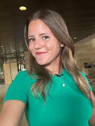 A little “what you see vs what I see” action from today's live shot. lol I  am so greasy/shiny but 🤷‍♀️