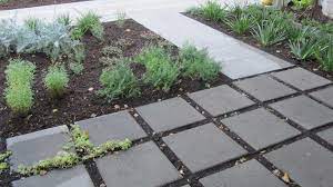 Check out these simple front yard landscaping ideas that you could diy on the weekend. Modern No Lawn Front Yard Contemporary Landscape Houston By Ravenscourt Landscaping And Design Llc Houzz