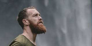 Blaue denimoberteile der männer, frisurmode geschichtetes männliches haar, haar, schwarzes haar. Vollbart Wachsen Lassen Wie Lange Es Dauert Und Was Du Beachten Musst Bart Pflege Info