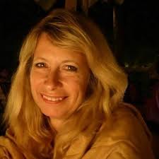 Hawaiian-inspired clothing stores in south Maui?