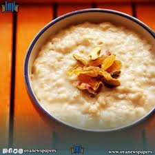 طريقة تحضير عصيدة الشوفان لفطور مغذي مع بداية اليوم * المقادير: • 1/2 كوب  شوفان سريع ( شوفان جاهز للطبخ). • 2 كوب ماء + كوب ونصف حليب أو العكس. • 2