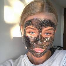 Darlynglow On Instagram Taking Selfies With A Face Mask On Facemakeup Face Makeup Mask Cilt Urunleri Kolay Sac Modelleri Sac Ve Guzellik