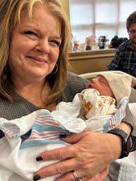 Thank you Taylor @hammonds.tay for the beautiful and delicious cupcakes for  Hannah's wedding shower! 🧁💐😋