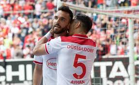 Latest on sassuolo defender kaan ayhan including news, stats, videos, highlights and more on espn. Galatasaray Istanbul Mochte Kenan Karaman Und Kaan Ayhan Verpflichten