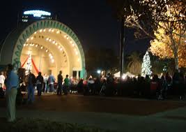 Best Christmas Events In Downtown Orlando And Lake Eola Downtown Orlando Lake Eola Orlando Travel