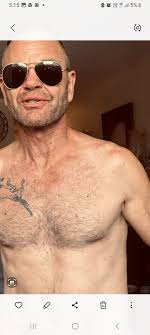 Never had a beard before. Liking it. 5:15 5:15D00• 0 هم رو 5% < ☬ে