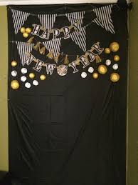 New Years Eve Decorations Dollar Store Decorations For The Photo Backdrop Used Cup Cake Liners Fo New Years Eve Decorations New Years Eve New Years Eve Party