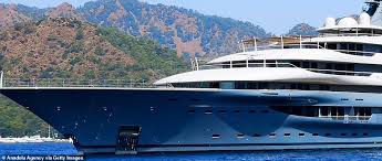 Jeff bezos buys the world's largest charter superyacht ? Jeff Bezos Pays 3m To Rent The World S Largest Charter Yacht For A Week Express Digest