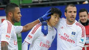 Auch deshalb schlug van der vaart dem abendblatt vor, die ausgabe des podcasts hsv — wir müssen reden bei ihm zu hause in der neuen wohnung aufzunehmen. Bundesliga Hamburg Savour Derby Win Rafael Van Der Vaart Hamburger Sv