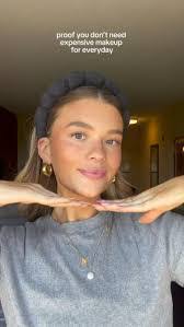 Danielle Newby's Instagram, Twitter & Facebook