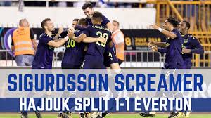 Ved at fortsætte med at bruge dette websted accepterer du brugen af cookies Wonder Goal Gylfi Sigurdsson 50 Yard Screamer Youtube