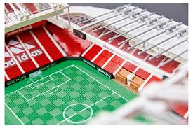 Beyond the brick's mike rytter builds the lego manchester united old trafford stadium set with 3898 pieces. Lego 10272 Old Trafford Manchester United Stadion 2 Gratiszugaben
