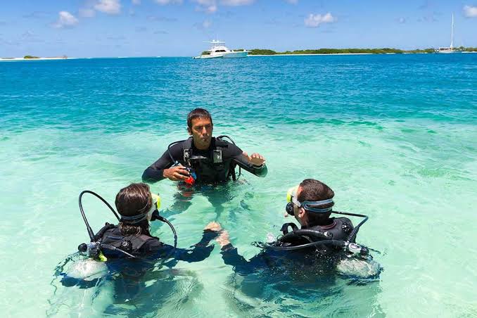 Going Pro: What It's Like To Be A Scuba Professional - Dive Training Magazine | Scuba Diving Skills, Gear, Education
