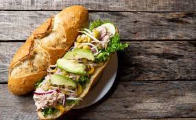 Sustantivo de género exclusivamente masculino, que lleva los artículos el o un en singular, y los o unos en plural. Existe El Bocadillo Perfecto Para Cada Momento Del Dia El Diario Montanes