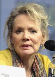Richard gilliland, a busy character actor whose credits included a recurring role on the cbs sitcom designing women , where he met his future wife, emmy winner jean smart, died march 18 in los angeles after a brief illness, a publicist announced. Jean Smart Wikiwand