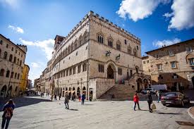Perugia, the regional capital of umbria, has visible etruscan history including an arch and city walls. Visiting Umbria Italy Map And Attractions Guide