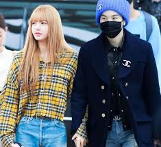 Val di suga ist das einzige weingut in der kleinen welt von montalcino, das weinberge sowohl südlich als auch nördlich der bezaubernden stadt besitzt und . 20 Suga Lisa Ideas Suga Lisa Blackpink And Bts