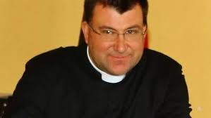 Don Silva nuovo parroco in Duomo, don Leonardi da Fatima a Cassolnovo